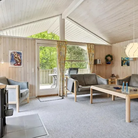 Eini - 500m From The Sea By Interhome Bøtø By