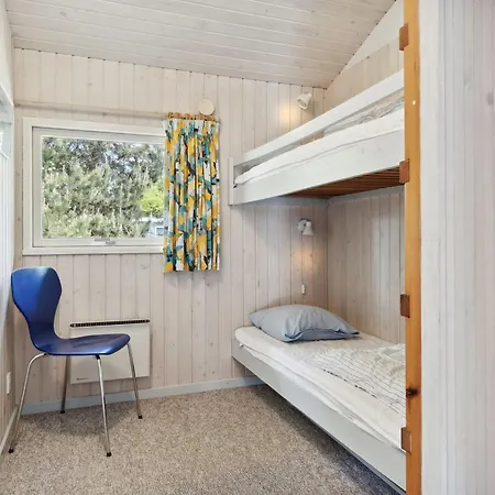 Eini - 500m From The Sea By Interhome Bøtø By