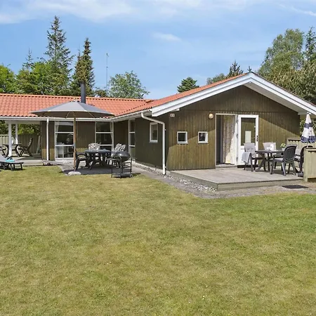 Eini - 500m From The Sea By Interhome * Bøtø By